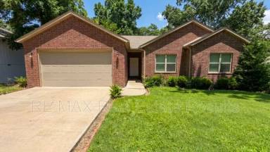 Main picture of 9 Burnham Dr