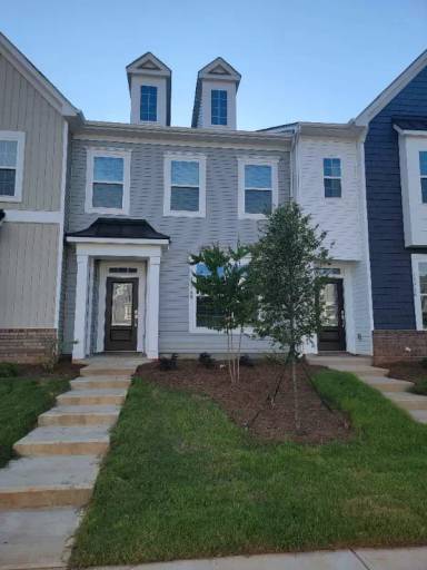 Main picture of 15760 Country House St