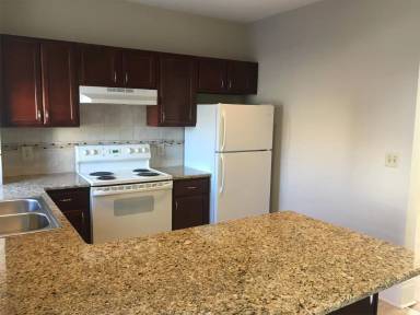 Main picture of 77 Linwood Ave