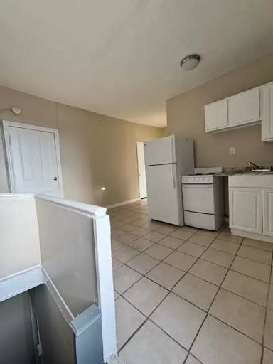 Main picture of 526 W Lehigh Ave