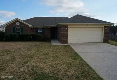 Main picture of 108 Populus Dr
