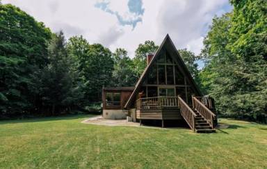 Main picture of 348 Willow Glen Rd