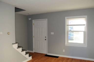 Main picture of 924 S Harris Ave