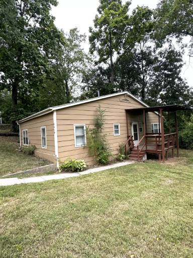 Main picture of 8819 E Winner Rd