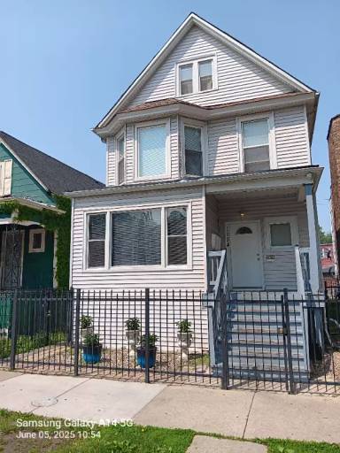 Main picture of 1134 N Waller Ave