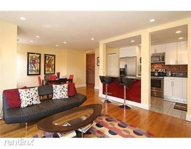 Main picture of 102 Gainsborough St