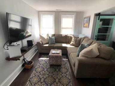 Main picture of 31 E Greenwood Ave