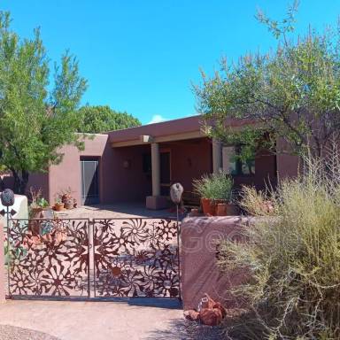 Main picture of 1280 N Tuweap Dr