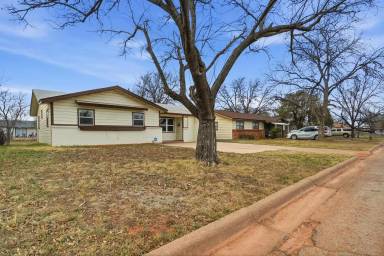 Main picture of 2358 Glendale Dr