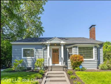 Main picture of 445 NE Laddington Ct