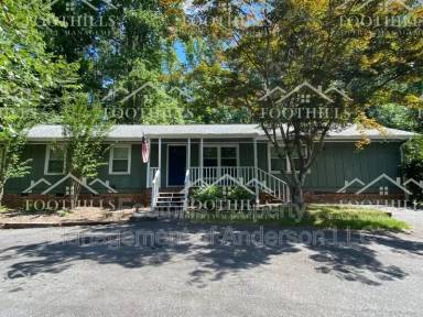Main picture of 505 Woodland Cir