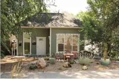 Main picture of 285 N Center St