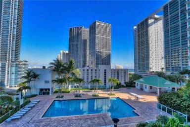 Main picture of Brickell on the River