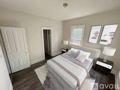 Main picture of 2425 S Howell Ave
