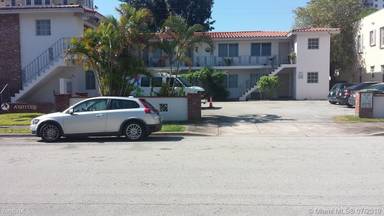 Main picture of 236 Madeira Ave