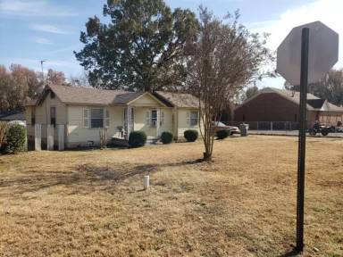 Main picture of 4744 Percy Rd