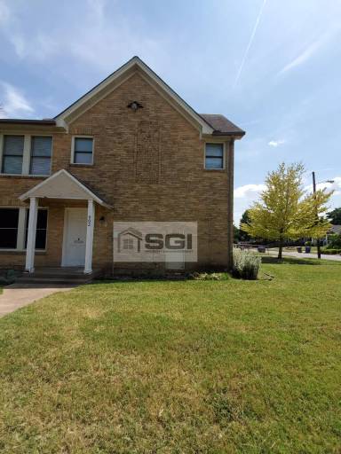 Main picture of 902 S Oak Cliff Blvd