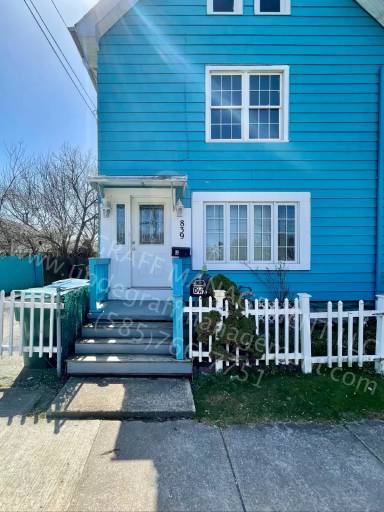 Main picture of 839 Smith St