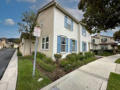 Main picture of 813 E Ruby Lace Way