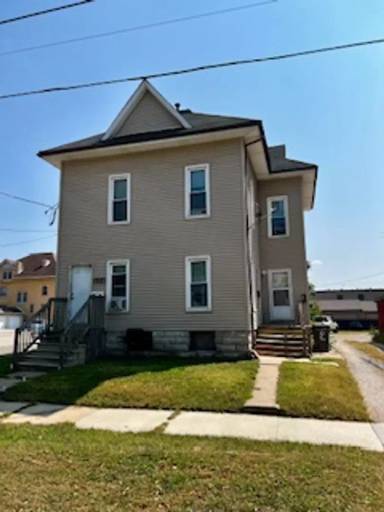 Main picture of 310 E 2nd St