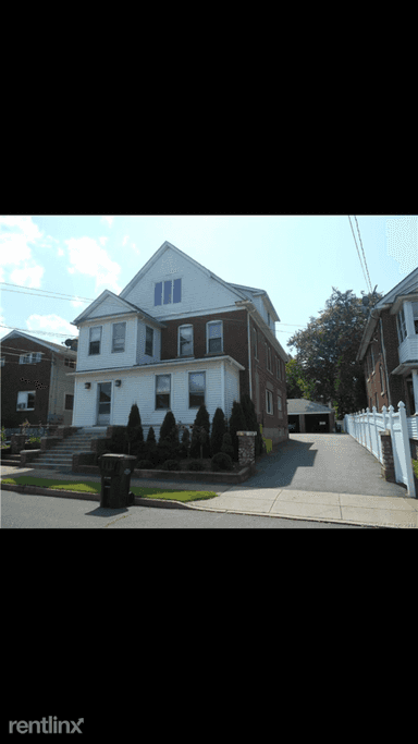 Main picture of 101 Grove St