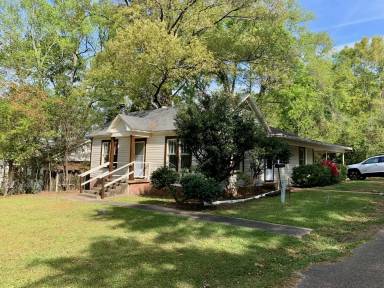 Main picture of 408 W Carolina Ave