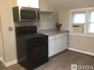 Main picture of 6 Center St