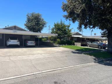 Main picture of 270 288 Oak St
