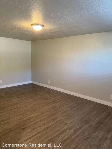 Main picture of 31 W 1600 N