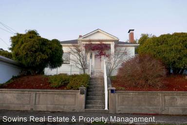 Main picture of 326 Pleasant Ave