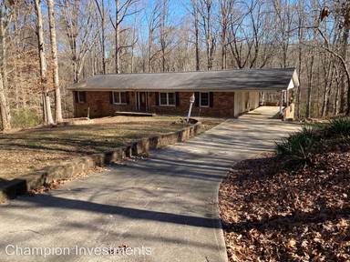 Main picture of 4028 Hillview Cir