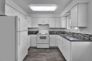 Main picture of 64 S 2nd St