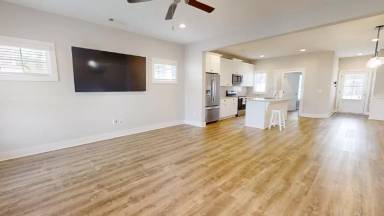 Main picture of 1296 Foxtail Ln