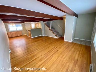 Main picture of 917 Carrier Creek Blvd NE
