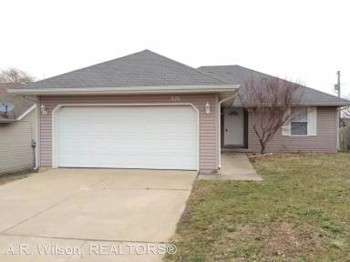 Main picture of 863 S Hickory Ln