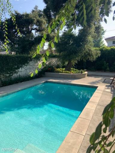 Main picture of 220 W Foothill Blvd