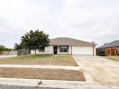 Main picture of 206 Boxer St