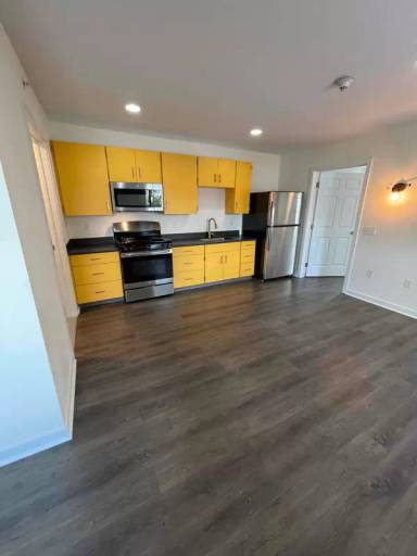 Main picture of 5 S Village Ave