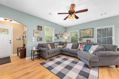 Main picture of 112 Rebecca St