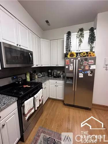 Main picture of 1162 W Grand Ave