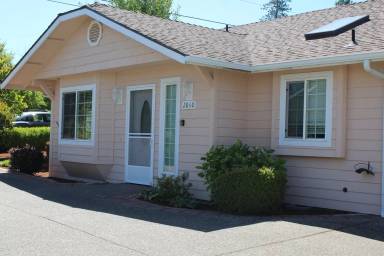 Main picture of 2060 Hubbard Ln