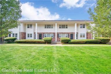 Main picture of E9 Bradley Cir