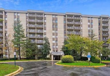 Main picture of Woodlake Towers