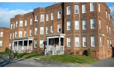 Main picture of 530 Pleasant St