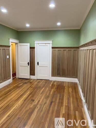 Main picture of 386 Riverway