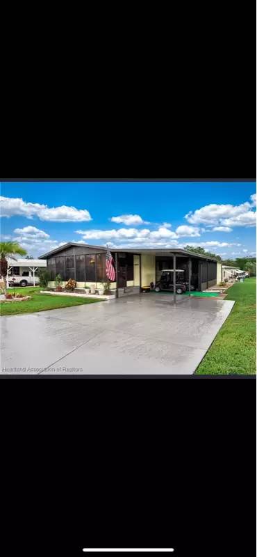 Main picture of 32 Pinecrest St