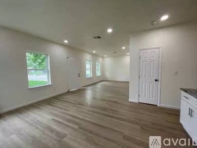 Main picture of 610 Pecan Valley Dr