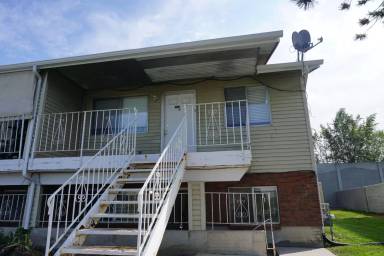 Main picture of 8261 S Ivy Dr