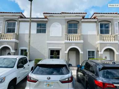 Main picture of 14103 SW 49th St