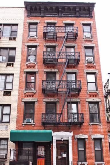 Main picture of 404 E 63rd St
